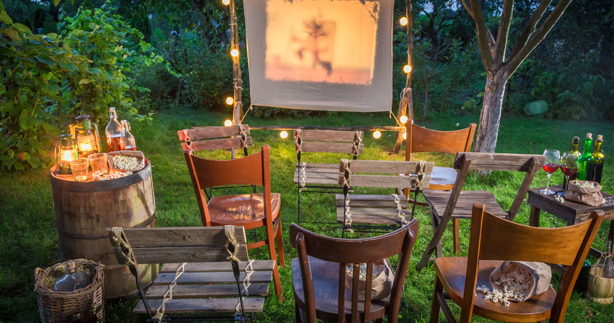 Los mejores planes de cine al aire libre si vas a pasar el verano en Cádiz, Castellón, Murcia, Albacete o Lleida