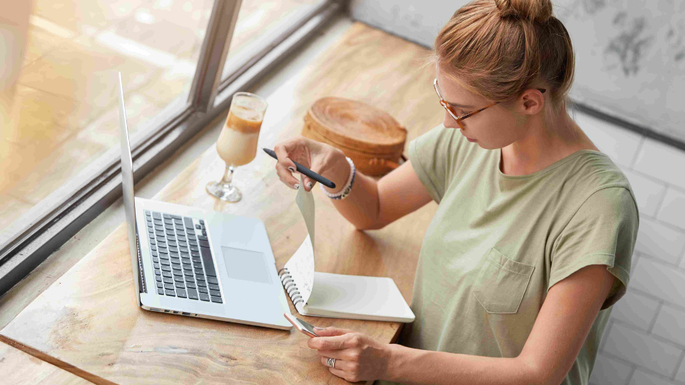 Introducción al E-commerce: Cómo crear un negocio online como estudiante universitario 