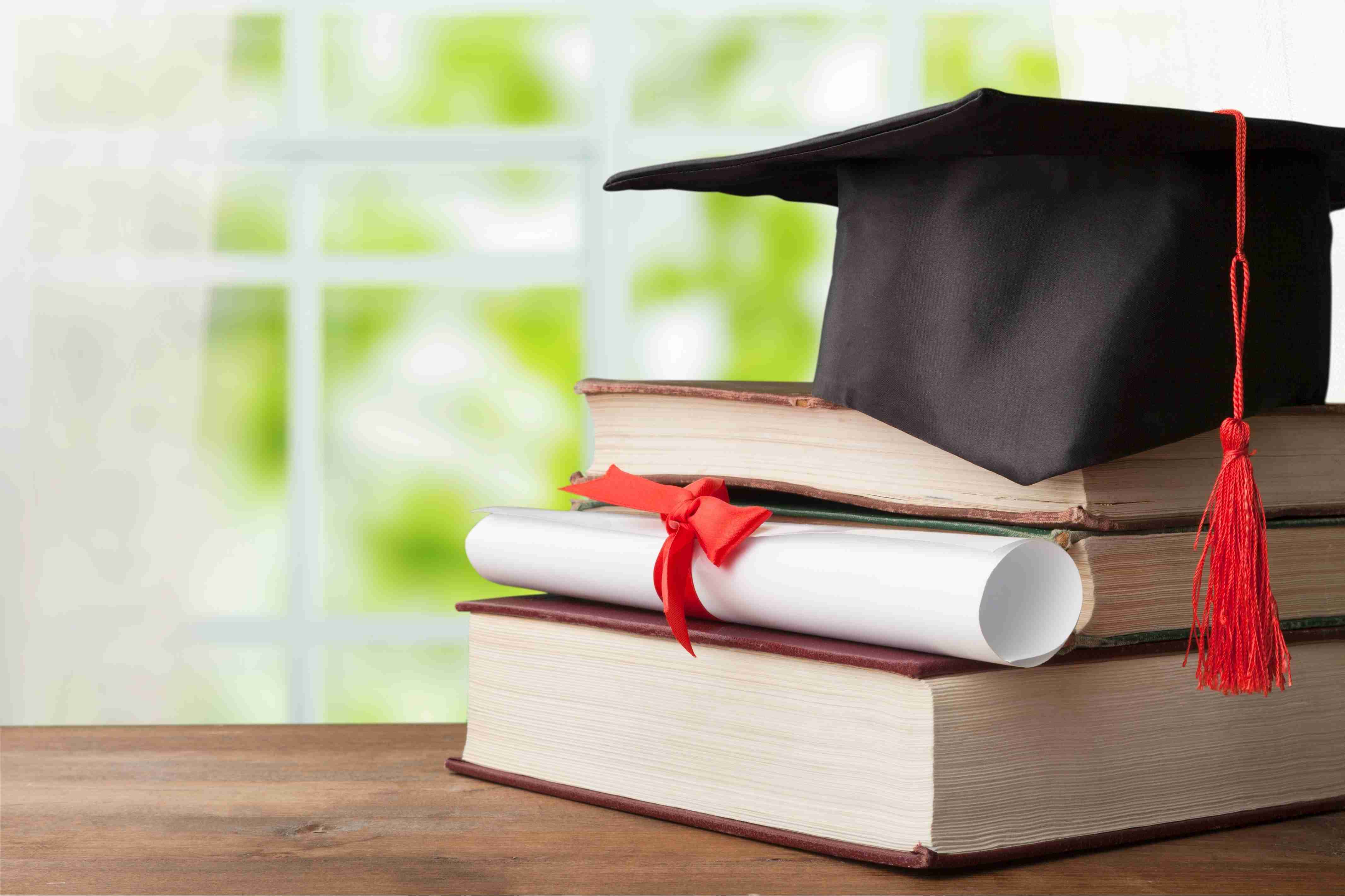 Cómo hacer un TFG (Trabajo de Fin de Grado): Guía completa 